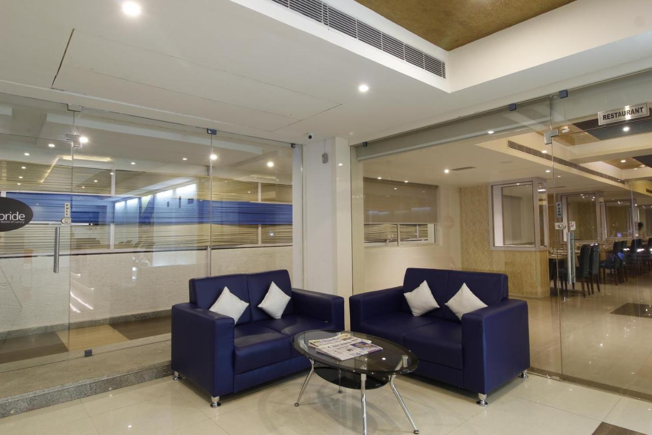 Nova Pride Hotel Haiderabad Buitenkant foto