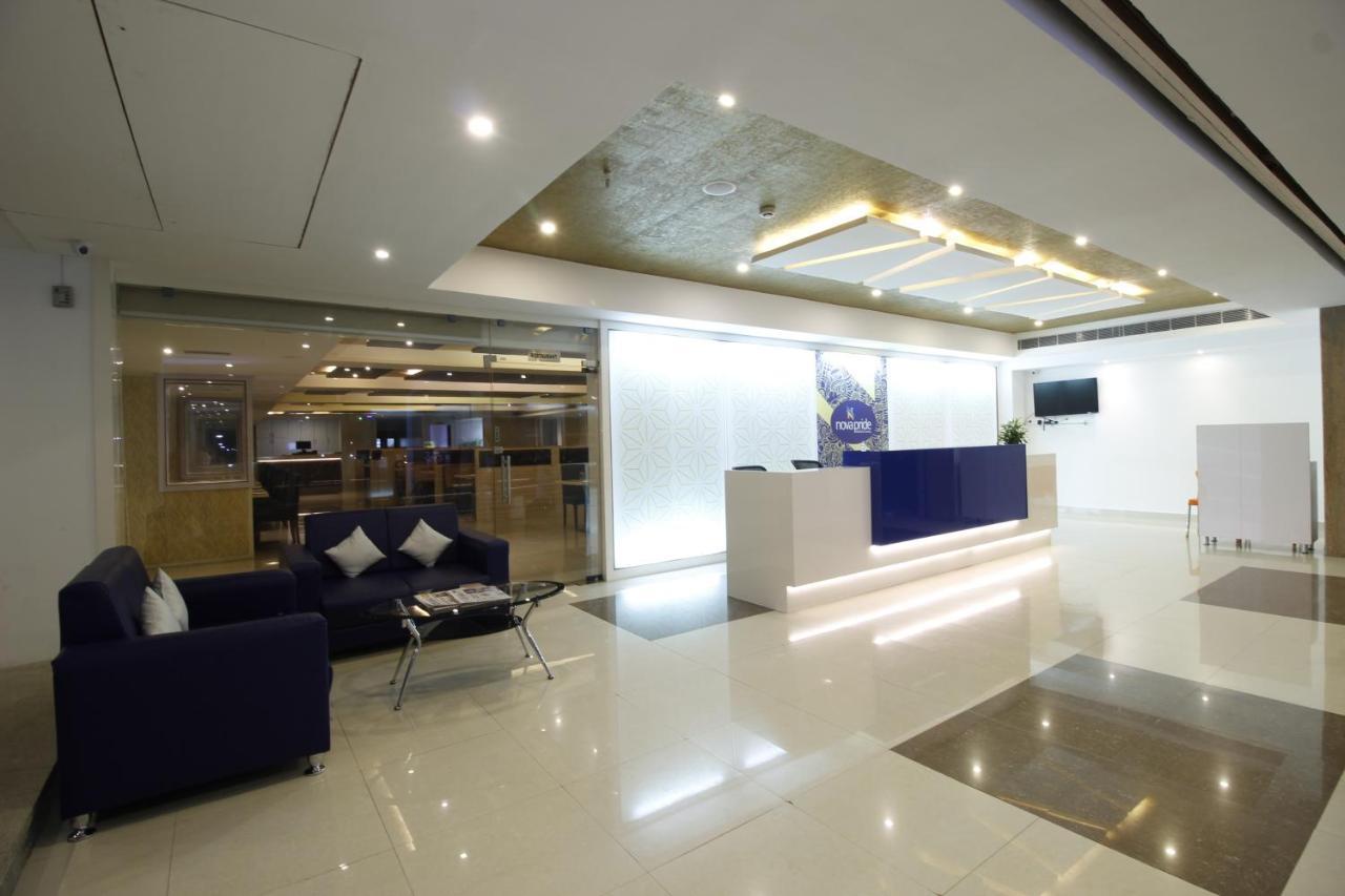 Nova Pride Hotel Haiderabad Buitenkant foto